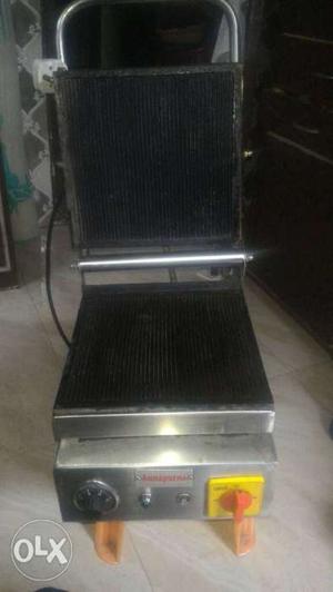 Commercial Sandwich Griller. 1.5 yrs old. In