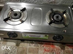 Gas stove for sell 3 years old little repairing