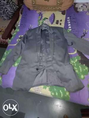 Gray color 3 peace suit fresh only one time used