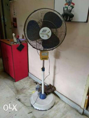 I want to sell my Bajaj stand fan in running