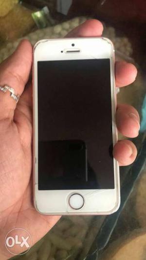 Iphone SE 32gb with all accesories 7 months