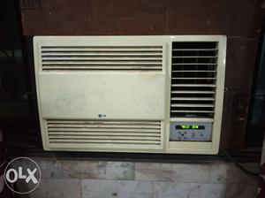 LG AC in excellent working condition with
