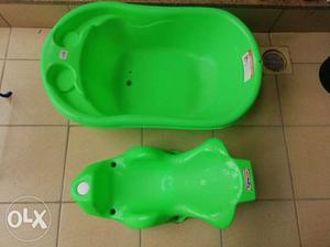 Mee Mee Baby bath tub- suitable for ages from 6M onwards.