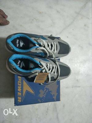 New bata sports shoe for small Boys not used yet