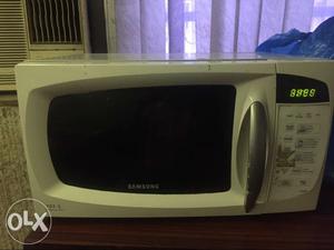 Samsung microwave oven just 3yrs old in perfect