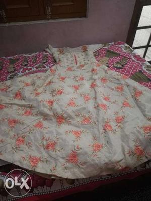 This dress is new i have not wear it