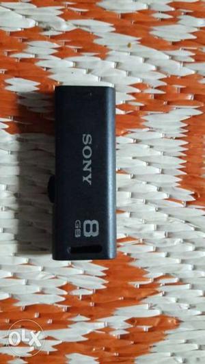 8 Gb Black Sony Flash Drive