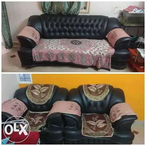 Brown And Black Fabric Sofa Set it is in gud contion price