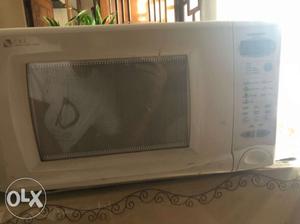 Daewoo microwave in best condition works