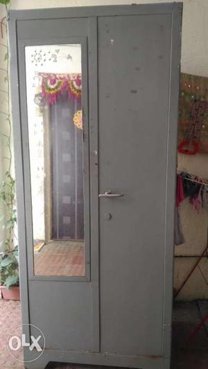Metal cupboard in gud condition.Price Negotiable