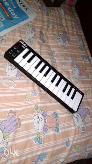 USB midi keyboard for Recording instruments, sampling and