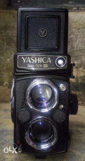 Yashica Mat 124 G TLR Medium Format Vintage Film Camera