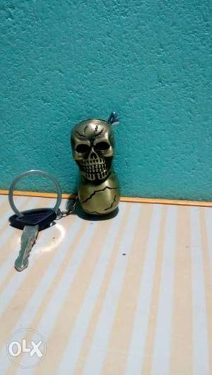 Gold Skull Keychain