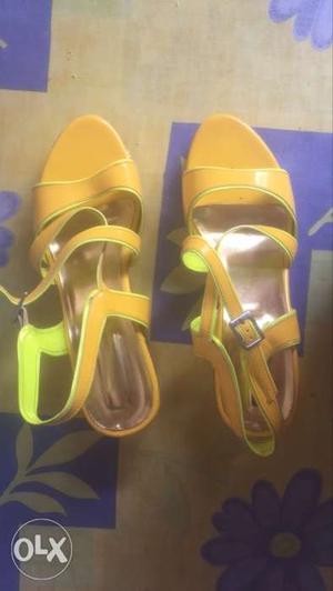 Golden heels size 6.5 3inches
