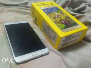 Samsung phone J7(6)Neatly used.No scratch n no damage.good