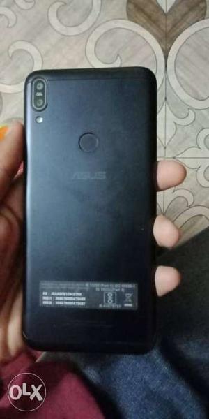 4gb ram and 64 storage and box and charger Asus Zenfone max