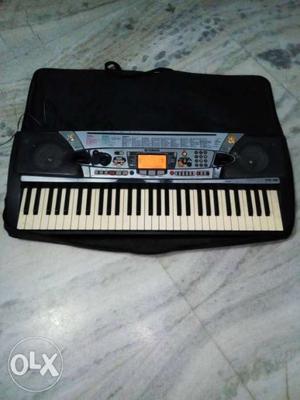 Gray Electronic Keyboard With Case