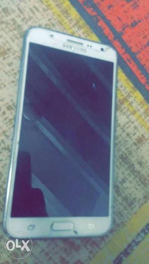 I want to sell my Samsung j7 in white colour