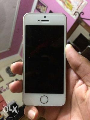 IPhone 5s gold 16 gb new condition no scratch &