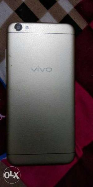 VIVO V5 1 year good condition Charger+box with
