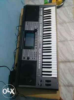 Yamaha psrs770 one month use only argent sale