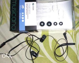 Zoook earphone with good quality charger on