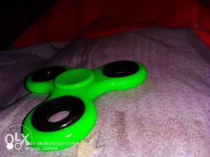 20 rupees Green And Black 3-blade Fidget Spinner