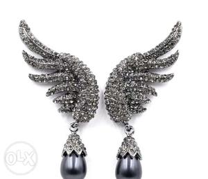 Black stone pearl earrings