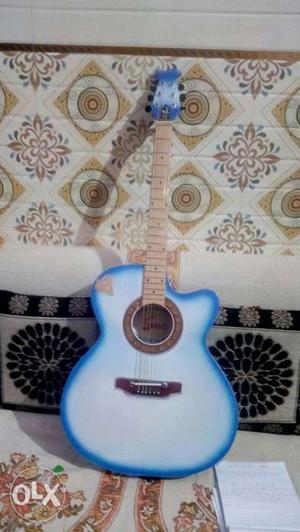 Brand new guitar only 3 week getting very good