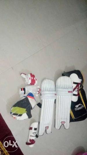Cricket kit for right hand batsman items include