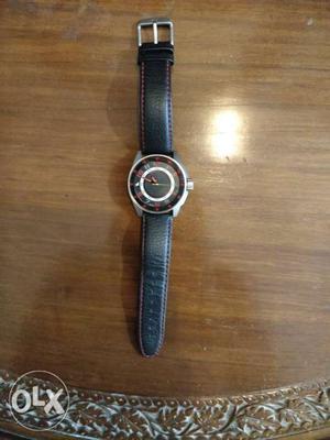 Fastrack watch geniune with leather strap heavy