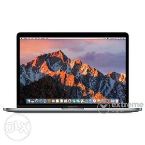 MacBook pro (13- inch,, two Thunderbolt 3 ports New