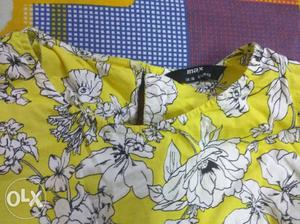 Max yellow cotton top