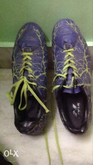 NIVIA football shoes with gud condition size 10