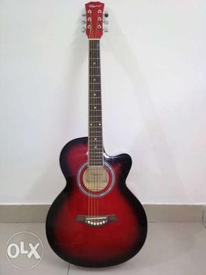 New claywood guitar in very good condition.