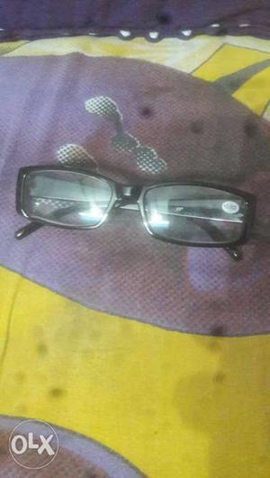 New specs frame at low price..interested buyers