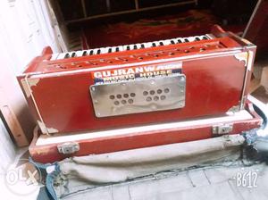 Orange Harmonium