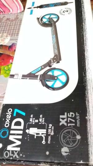 Oxalo scooter for kids. easily foldable and