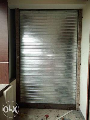 Rolling shutter with fiting and ripering
