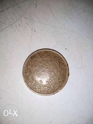 Round Silver-colored 1 Indian Quarter Anna Coin
