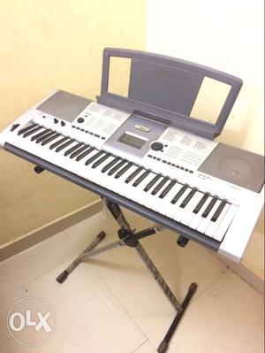 Yamaha psr i425 with stand