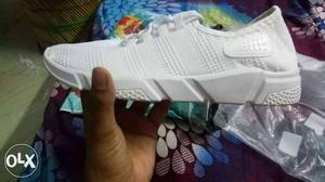 Brand new white casual shoe seal packed