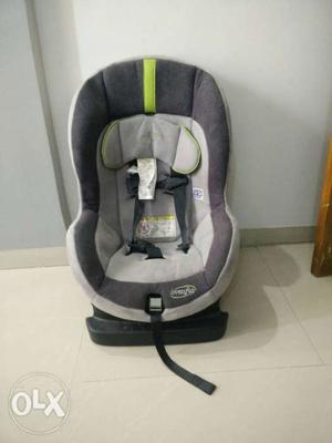 Car Seat for kids from 9 months upto 4 years.
