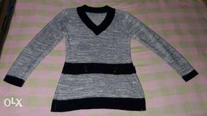 Gray And Black Long-sleeved V-neck Sweater
