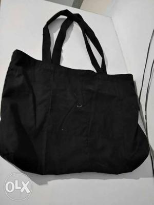 Grossery/hand carry bag size of the bag is 17" by