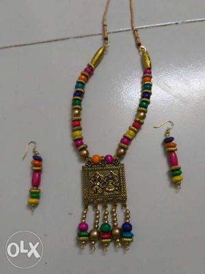 Multicolkured beads necklace very preety..perfect