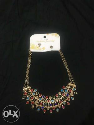 Multicolor neckpieces