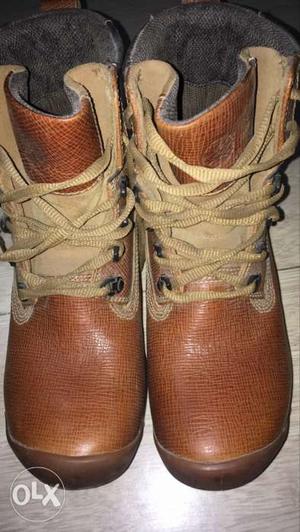 Orignal woodland boots. orignal leather. size 5.