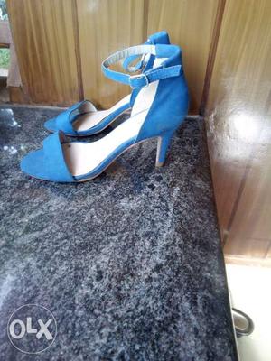 Pair Of Women's Blue Suede Dress Sandals, size 6