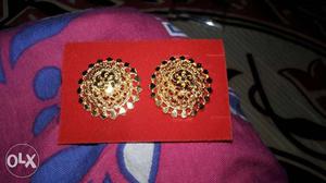 Round Gold-colored Earrings